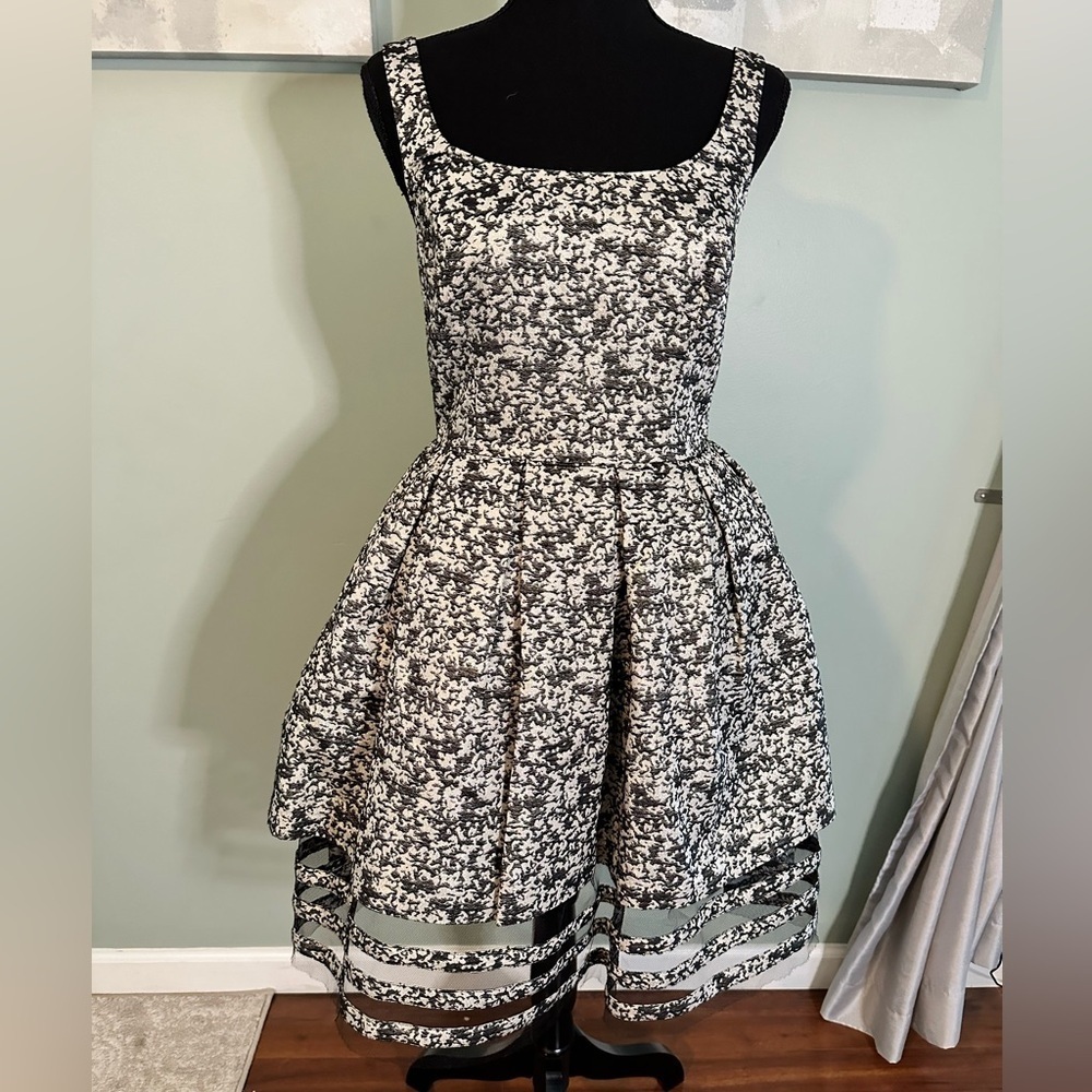 NWT SACHIN & BABI SILVER AND BLACK NOIR GRANITE BELLE DRESS